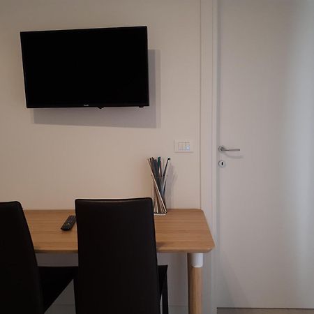 Soleluna Fiera 6 Rooms Болонья Экстерьер фото