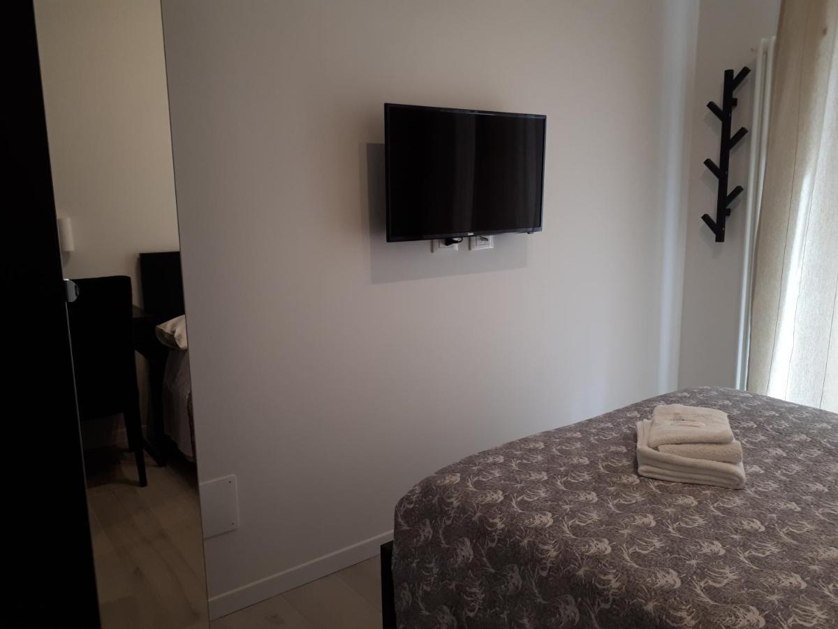 Soleluna Fiera 6 Rooms Болонья Экстерьер фото