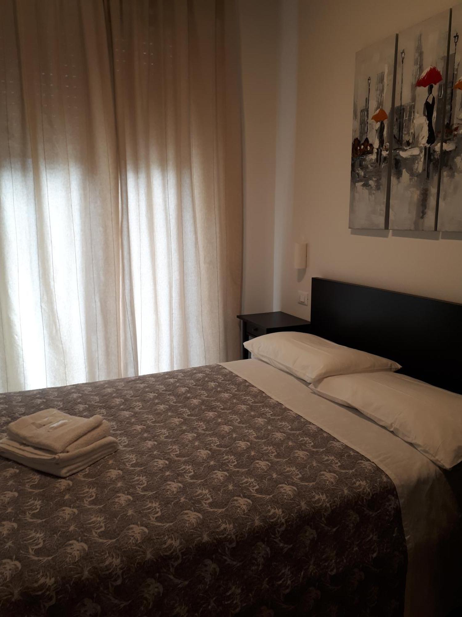 Soleluna Fiera 6 Rooms Болонья Экстерьер фото