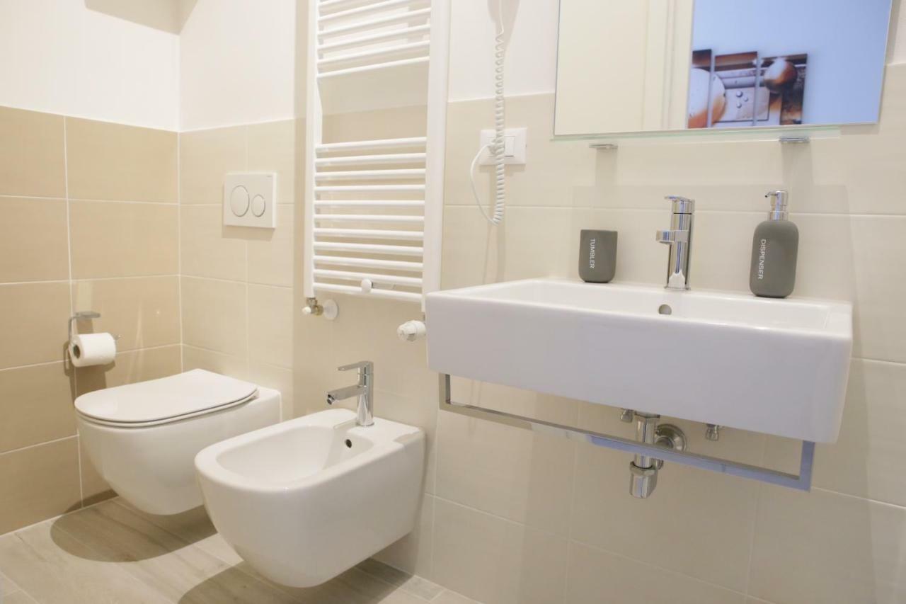 Soleluna Fiera 6 Rooms Болонья Экстерьер фото