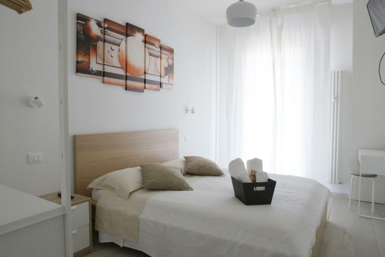 Soleluna Fiera 6 Rooms Болонья Экстерьер фото