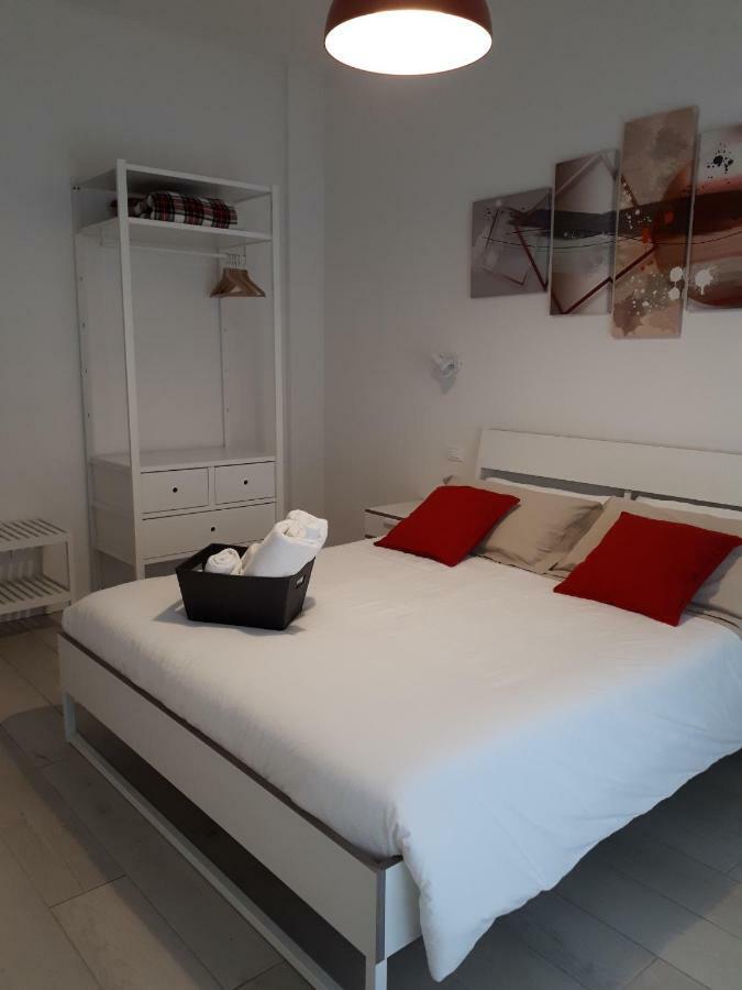 Soleluna Fiera 6 Rooms Болонья Экстерьер фото