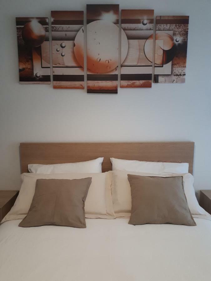 Soleluna Fiera 6 Rooms Болонья Экстерьер фото
