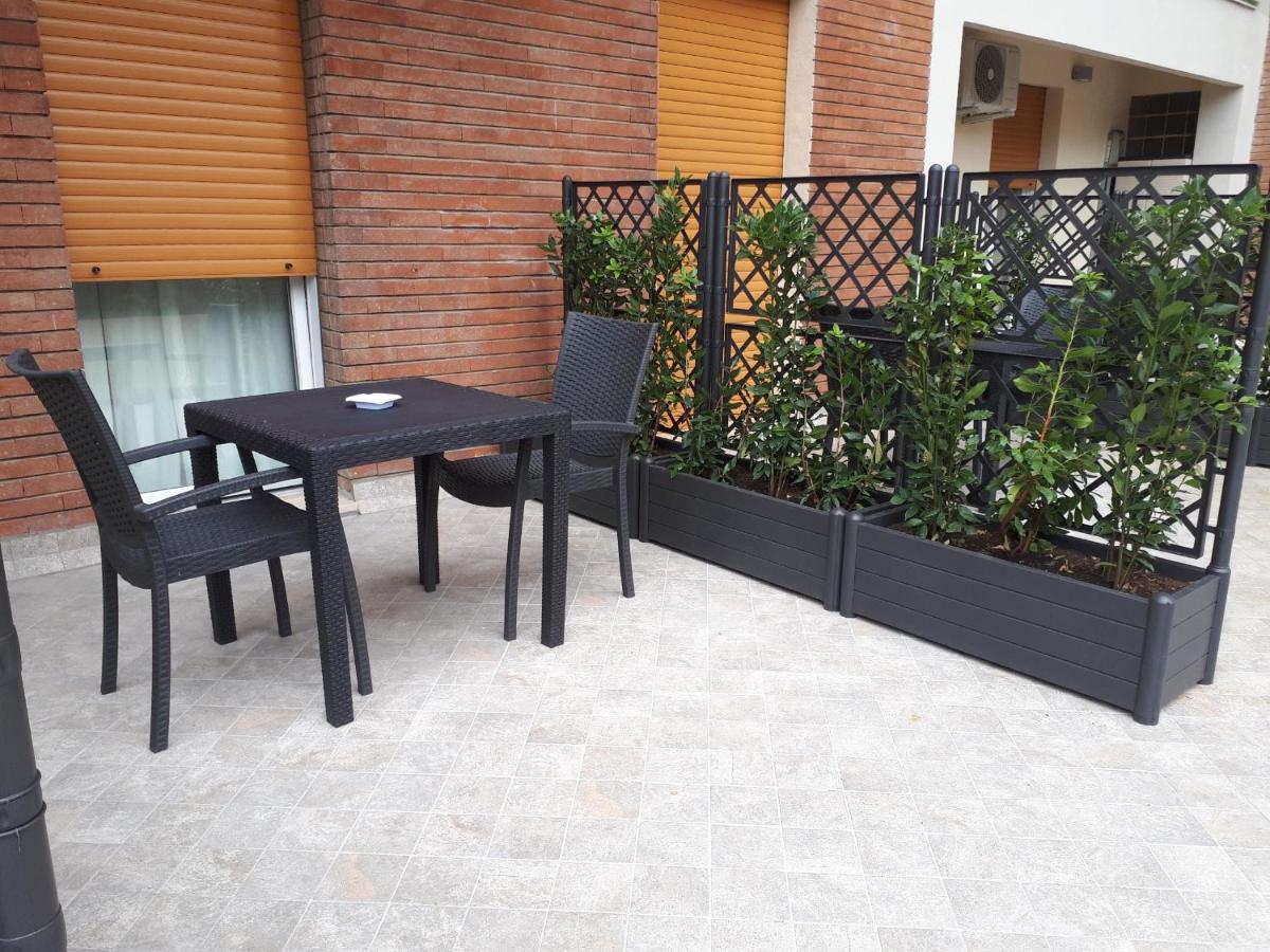 Soleluna Fiera 6 Rooms Болонья Экстерьер фото